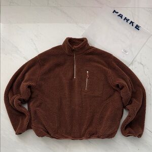 NEW PARKE 
Quarter Zip Fleece Pullover 
in Mocha Size L/XL